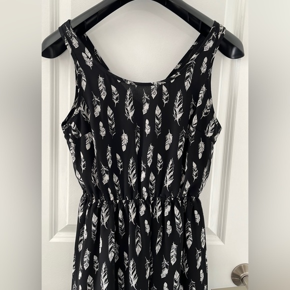 H&M Dress Black with Feather Pattern - Picture 3 of 5